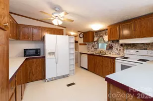 44 Double D Dr, Flat Rock, NC 28731 - Photo 8