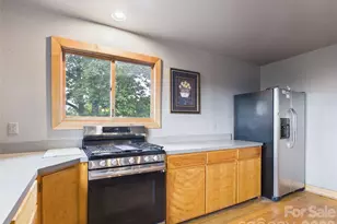 7904 Pinnacle Wind Ln, Lenoir, NC 28645 - Photo 16