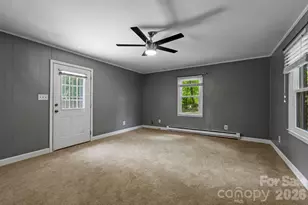 6435 Bridlewood Ln, Charlotte, NC 28215 - Photo 14