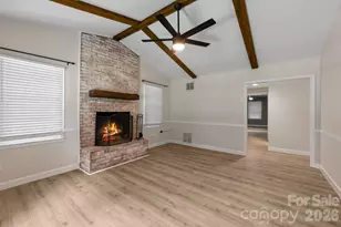 6435 Bridlewood Ln, Charlotte, NC 28215 - Photo 12