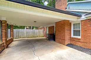 6435 Bridlewood Ln, Charlotte, NC 28215 - Photo 22