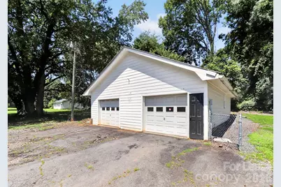 6901 Ridge Lane Road, Charlotte, NC 28262 - Photo 2