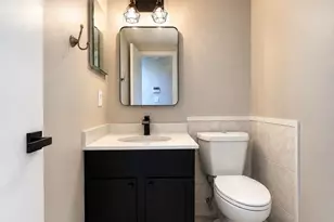 6101 Honeysuckle Ln, Charlotte, NC 28212 - Photo 10