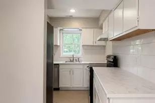 6101 Honeysuckle Ln, Charlotte, NC 28212 - Photo 6