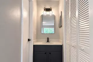 6101 Honeysuckle Ln, Charlotte, NC 28212 - Photo 14