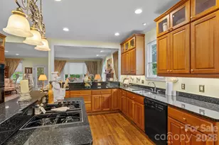 100 Crestgrove Dr, Flat Rock, NC 28731 - Photo 14