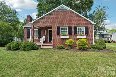 1135 13th Avenue Avenue, Hickory, NC 28601 - Photo 2