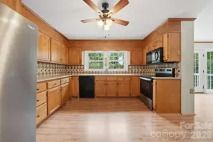 907 Vista Pl NE, Lenoir, NC 28645 - Photo 8
