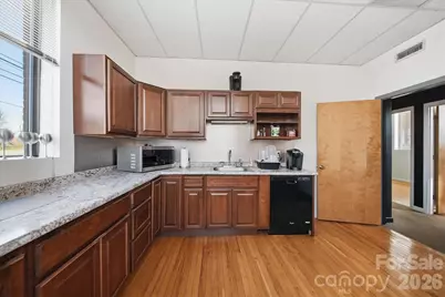 729 1st Avenue SW, Hickory, NC 28602 - Photo 10