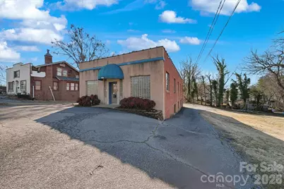 729 1st Avenue SW, Hickory, NC 28602 - Photo 2
