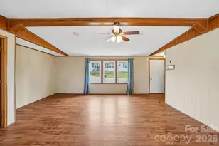 303 Meadowbrook Ct, Hendersonville, NC 28792 - Photo 6