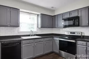 10922 Winterbourne Ct, Charlotte, NC 28277 - Photo 16