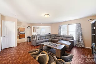 4411 Palustris Ct, Charlotte, NC 28269 - Photo 6