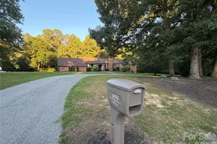 809 Spring St, Cherryville, NC 28021 - Photo 2