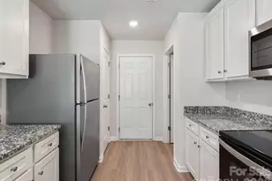 1637 Nia Rd, Charlotte, NC 28215 - Photo 8
