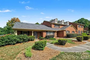 8427 Coulwood Oak Ln, Charlotte, NC 28214 - Photo 2