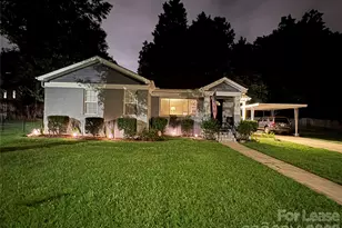 1323 Carolyn Dr, Charlotte, NC 28205 - Photo 2