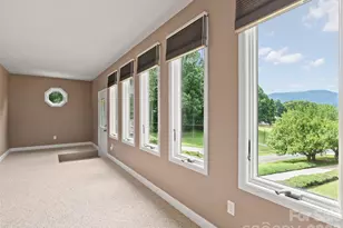 415 Knollwood Dr, Waynesville, NC 28786 - Photo 10