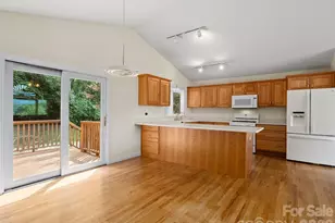 415 Knollwood Dr, Waynesville, NC 28786 - Photo 4