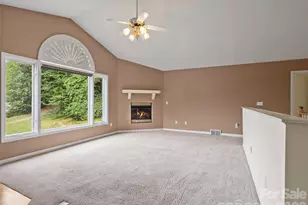 415 Knollwood Dr, Waynesville, NC 28786 - Photo 8
