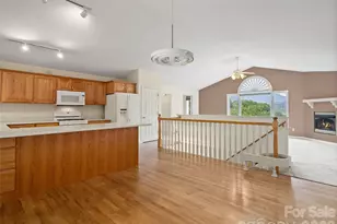 415 Knollwood Dr, Waynesville, NC 28786 - Photo 6