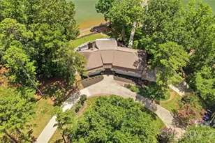 1031 Woodlake Ln, Tega Cay, SC 29708 - Photo 2