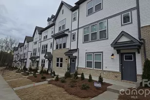 2324 Donnelly Hls Ln, Charlotte, NC 28262 - Photo 2
