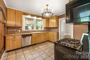 109 Forest Hill Dr, Asheville, NC 28803 - Photo 8