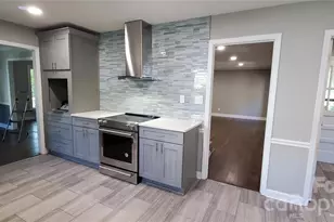 6030 Old Providence Rd, Charlotte, NC 28226 - Photo 16