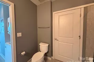 210 N Church St, Charlotte, NC 28202 - Photo 38