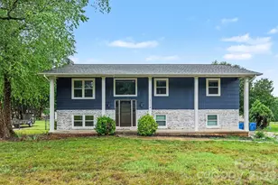 2310 24th Ave NE, Hickory, NC 28601 - Photo 2