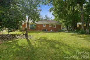 4712 Fairheath Rd, Charlotte, NC 28210 - Photo 26