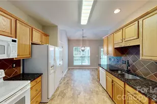 8321 Suttonview Dr, Charlotte, NC 28269 - Photo 8