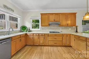 77 Carriage W Dr, Hendersonville, NC 28791 - Photo 28