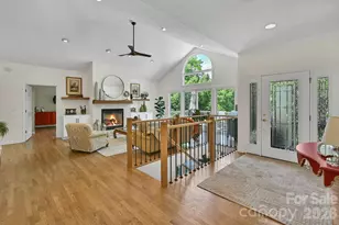 77 Carriage W Dr, Hendersonville, NC 28791 - Photo 8