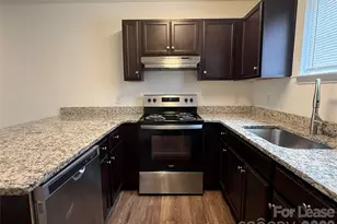 2021 Oakdale Rd, Charlotte, NC 28216 - Photo 4