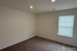 2021 Oakdale Rd, Charlotte, NC 28216 - Photo 6