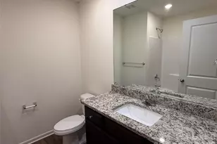 2021 Oakdale Rd, Charlotte, NC 28216 - Photo 8