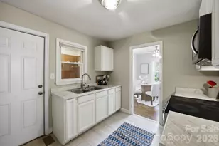 2516 Elon St, Charlotte, NC 28208 - Photo 10