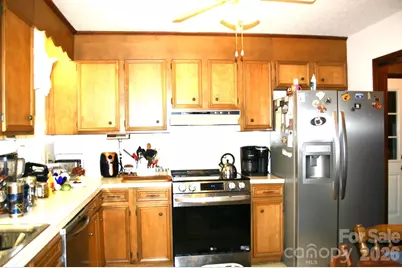 1647 Woodridge Circle, Hickory, NC 28602 - Photo 8