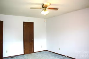 1647 Woodridge Cir, Hickory, NC 28602 - Photo 18