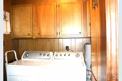 1647 Woodridge Circle, Hickory, NC 28602 - Photo 10