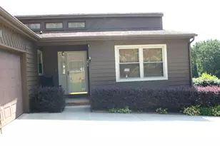 1647 Woodridge Cir, Hickory, NC 28602 - Photo 6