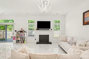 12109 Landing Green Dr, Charlotte, NC 28277 - Photo 2