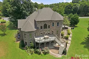 579 Morning Glory Ct, Lake Wylie, SC 29710 - Photo 4
