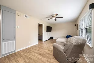 525 12th Street SW, Hickory, NC 28602 - Photo 8