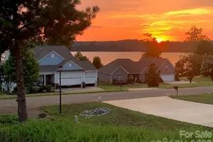 10234 Lakeshore Dr, Lancaster, SC 29720 - Photo 2
