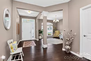 12823 Plumleaf Dr, Charlotte, NC 28213 - Photo 2