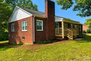 112 3rd St NE, Conover, NC 28613 - Photo 6