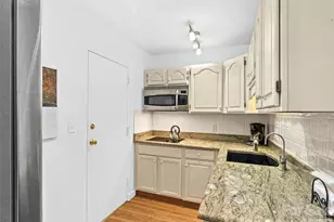 647 Town Mountain Rd, Asheville, NC 28804 - Photo 16